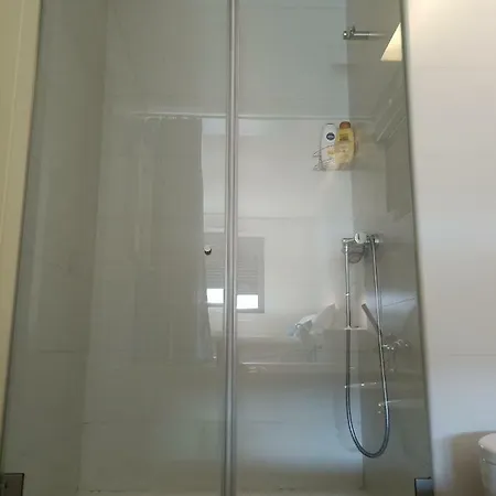 Yingying With A Free Parking Space 4*