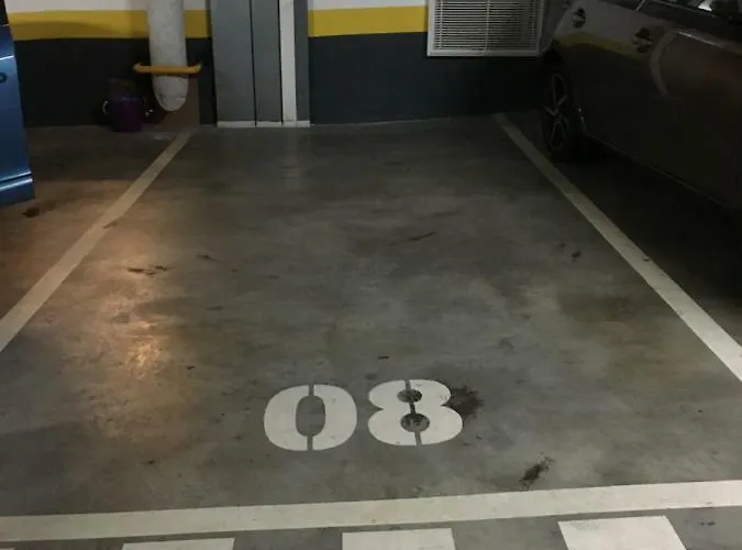 Yingying With A Free Parking Space Lizbona