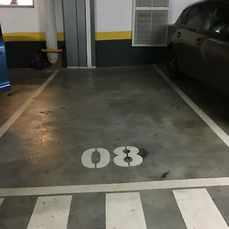 Yingying With A Free Parking Space Lisbon